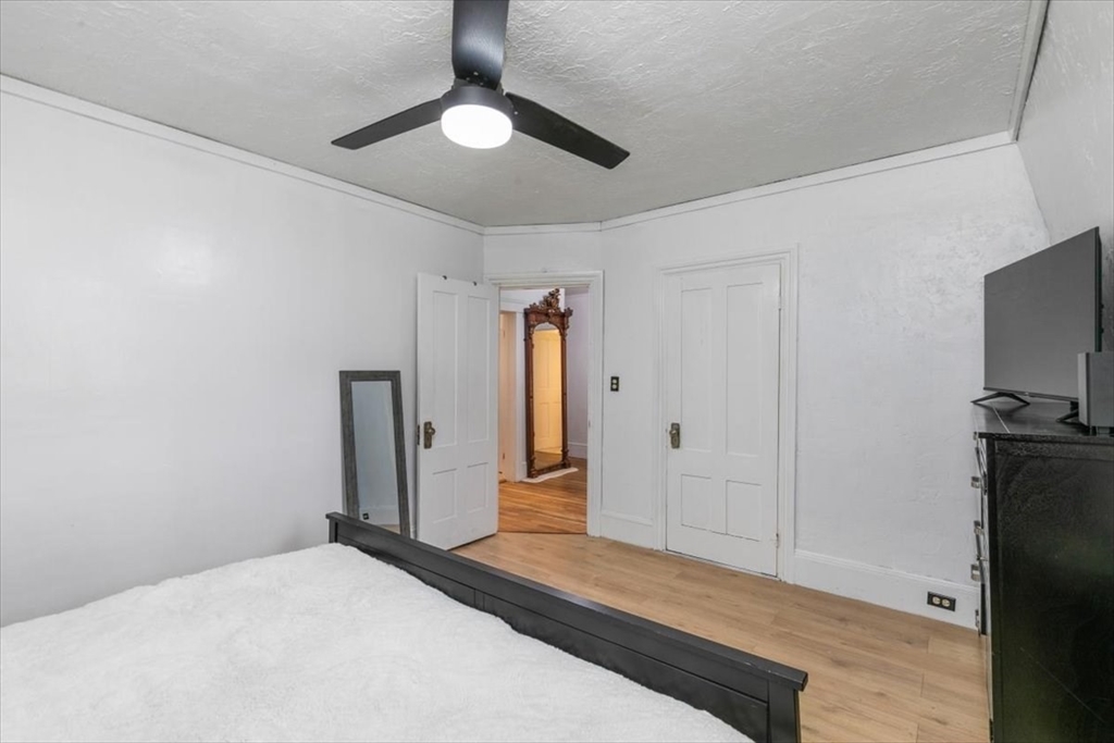 Amesbury, Massachusetts, 01913, United States, 4 Bedrooms Bedrooms, ,2 BathroomsBathrooms,Residential,For Sale,2014083