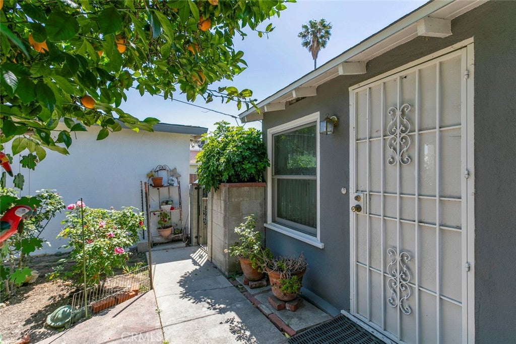 Van Nuys, California, 91405, United States, 2 Bedrooms Bedrooms, ,2 BathroomsBathrooms,Residential,For Sale,1941030