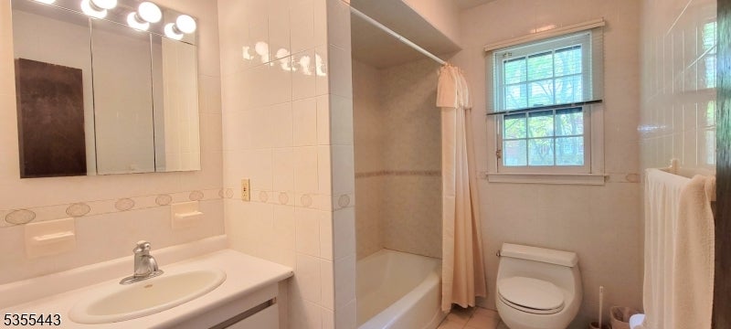 Parsippany-Troy Hills Twp., New Jersey, 07054, United States, 3 Bedrooms Bedrooms, ,3 BathroomsBathrooms,Residential,For Sale,1922065
