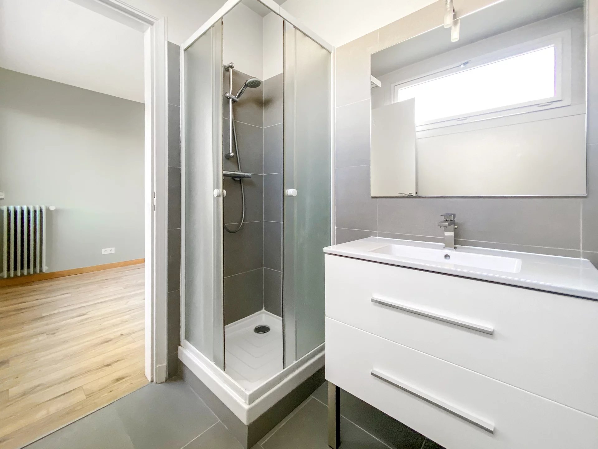 Suresnes, Île-de-France, 92150, FR, 5 Bedrooms Bedrooms, ,3 BathroomsBathrooms,Residential,For Sale,1932825