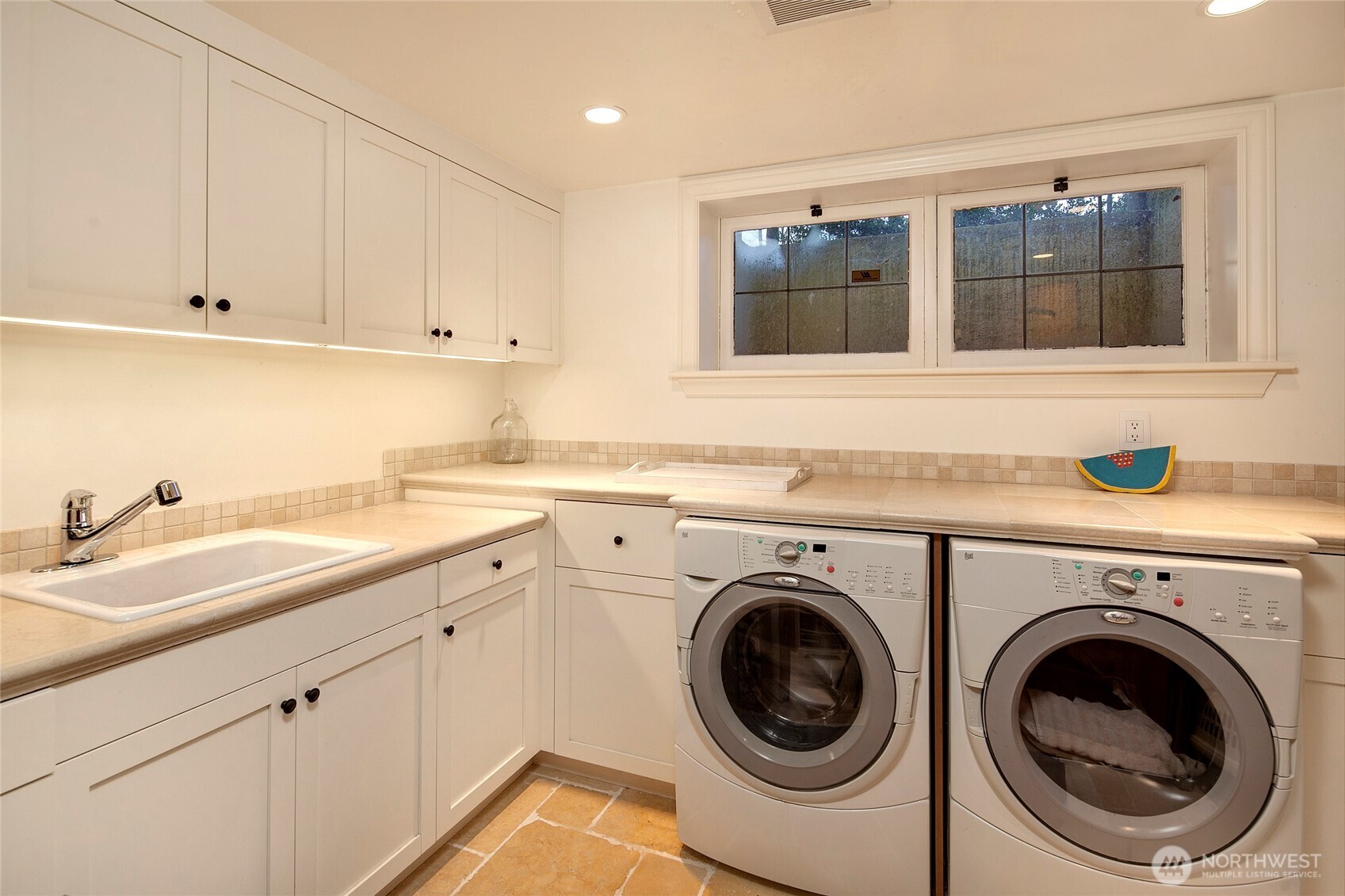 Seattle, Washington, 98112, United States, 4 Bedrooms Bedrooms, ,3 BathroomsBathrooms,Residential,For Sale,1770318