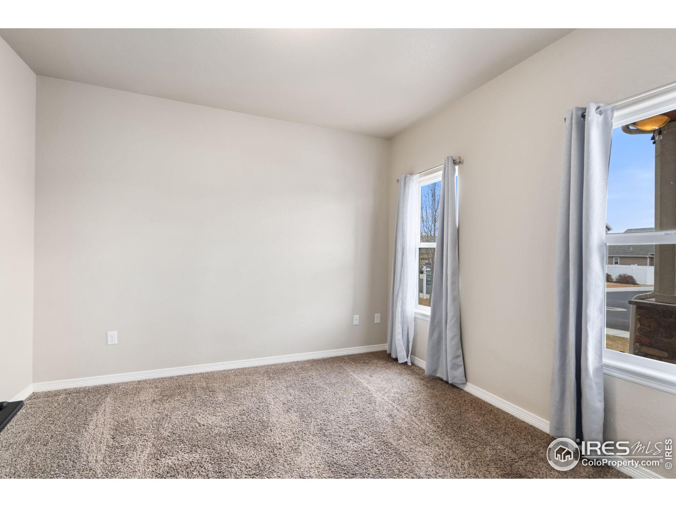 Windsor, Colorado, 80550, United States, 5 Bedrooms Bedrooms, ,4 BathroomsBathrooms,Residential,For Sale,1938748
