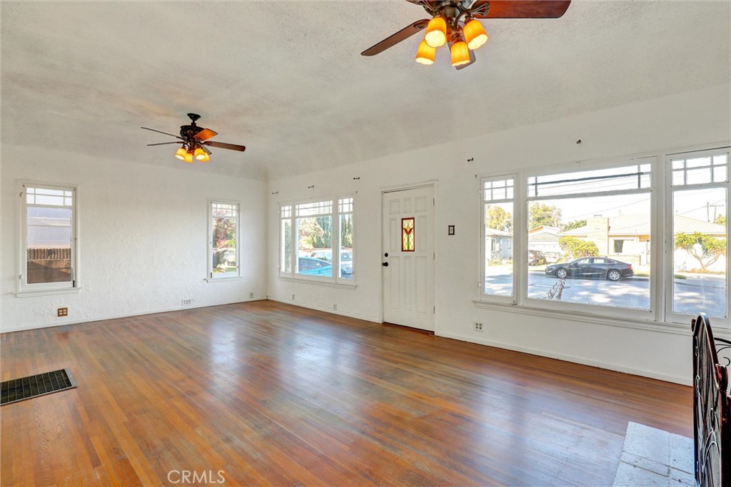 Lakewood, California, 90713, United States, 2 Bedrooms Bedrooms, ,1 BathroomBathrooms,Residential,For Sale,1943590