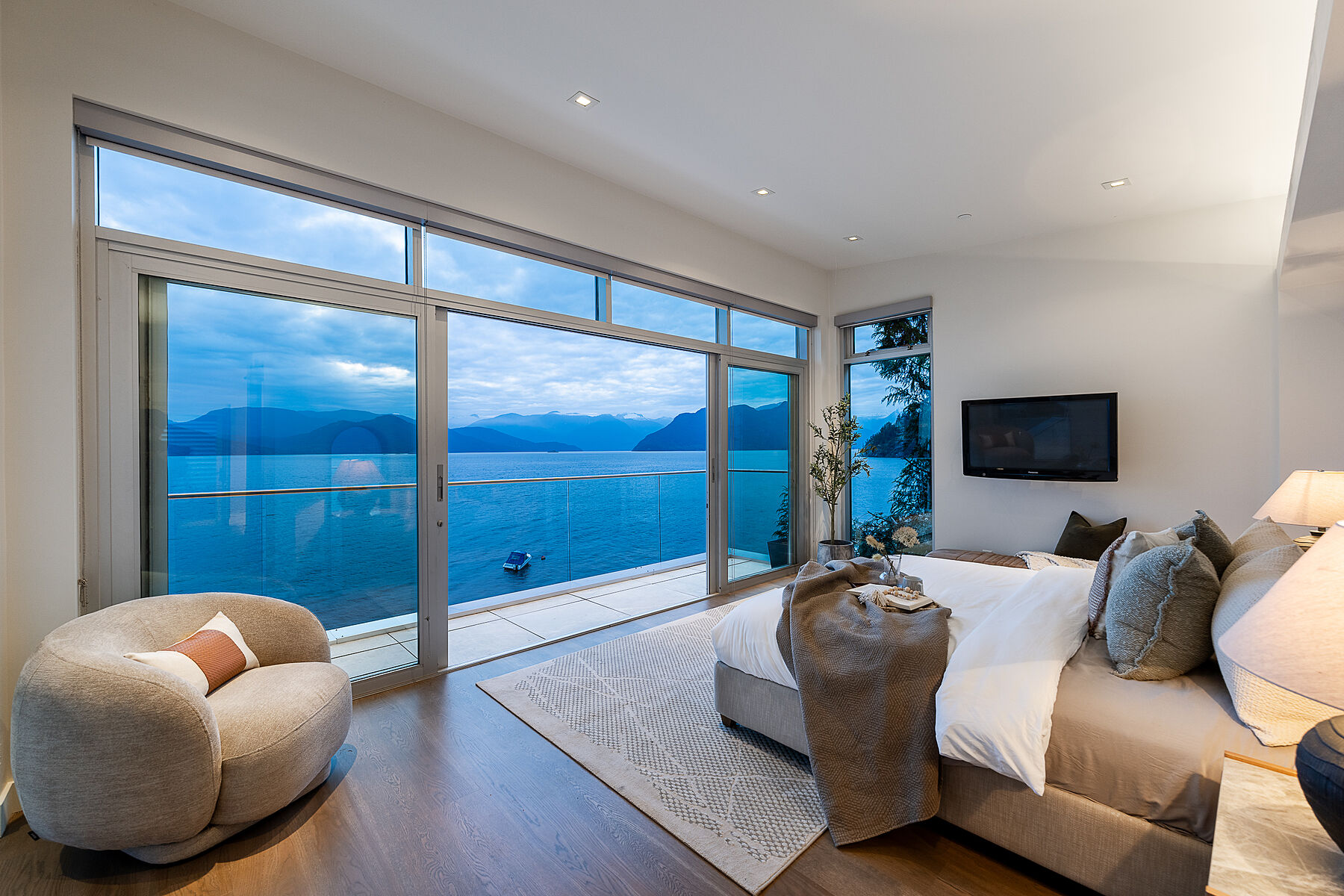 Amazing Waterfront Property - 物件實景
