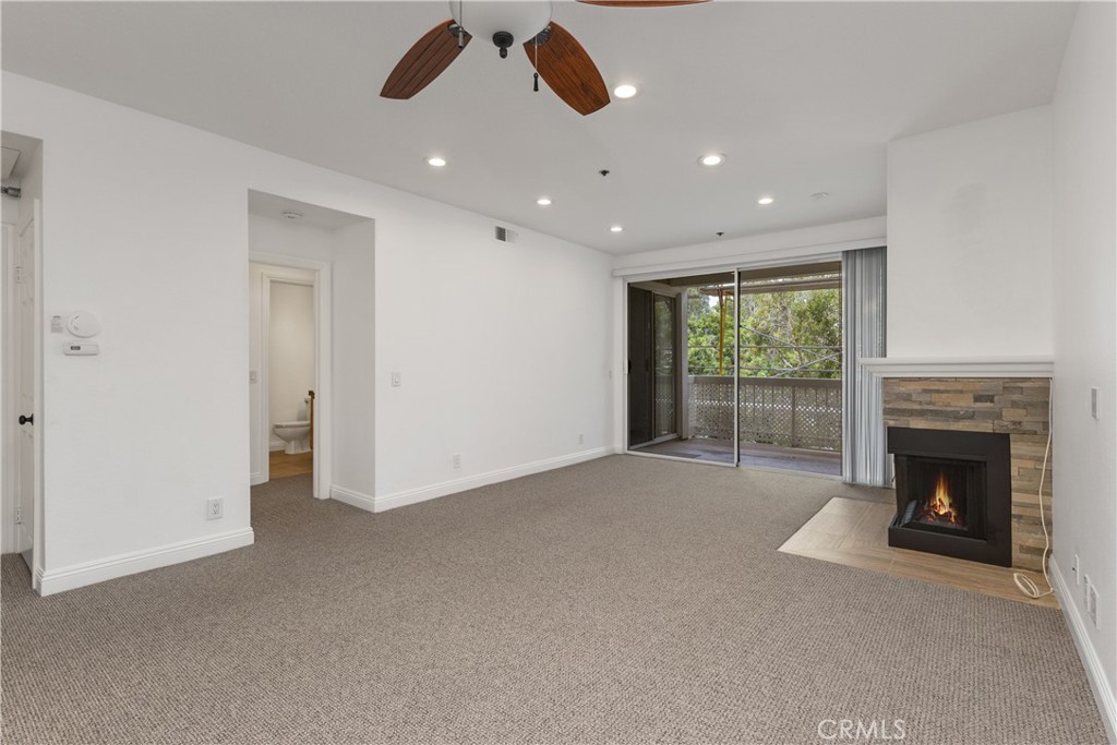Huntington Beach, California, 92646, United States, 2 Bedrooms Bedrooms, ,2 BathroomsBathrooms,Residential,For Sale,1939014