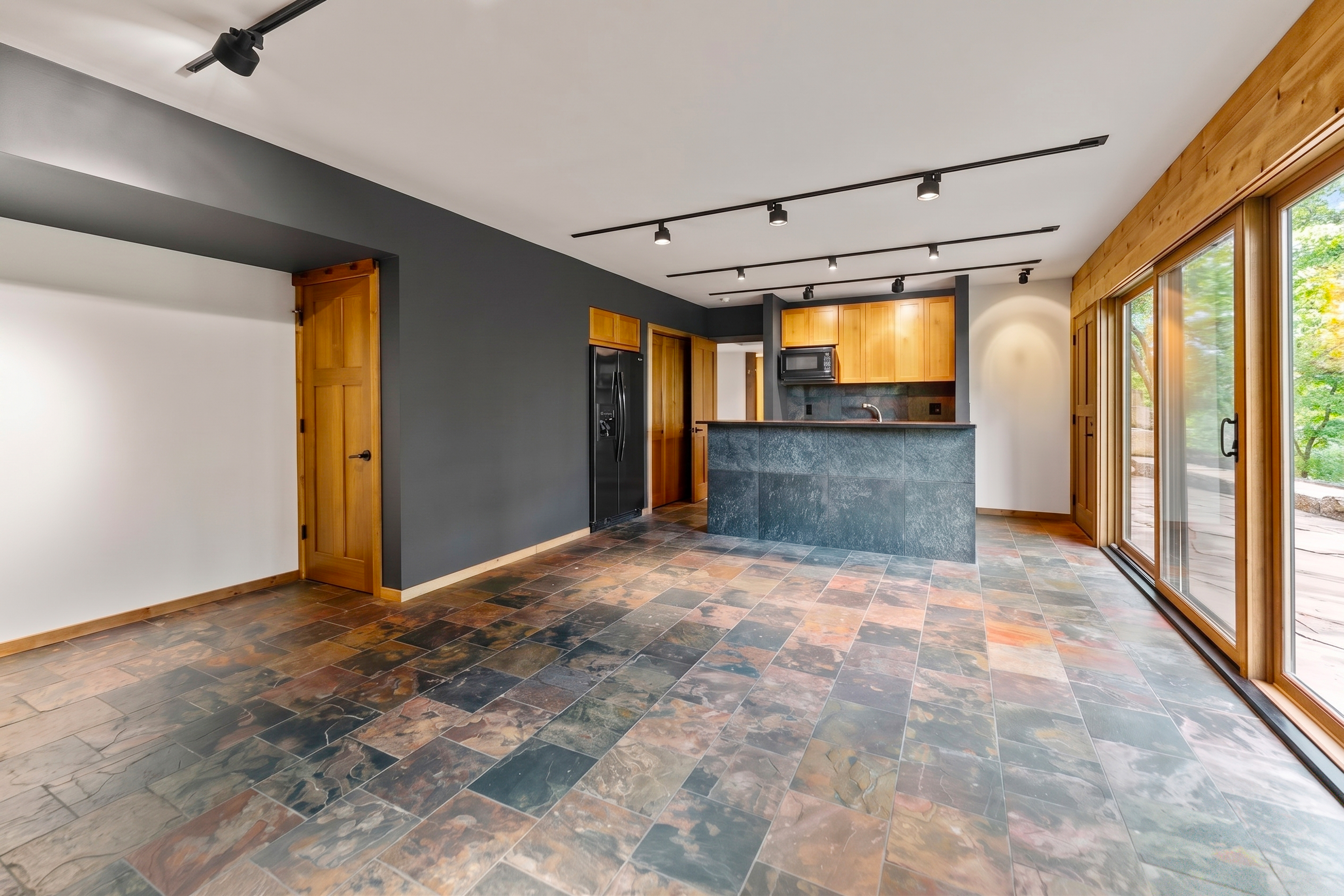  Striking Custom Home Set on 3.49 Private Acres in Wildwood - 物件實景