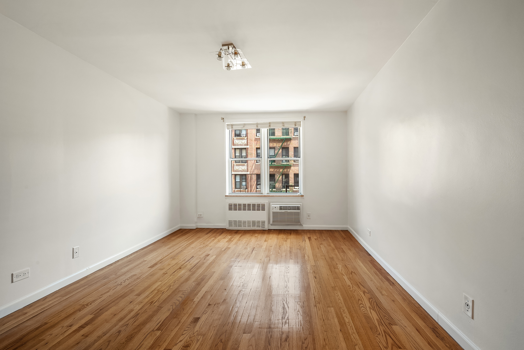 30-44 29th Street - 物件實景