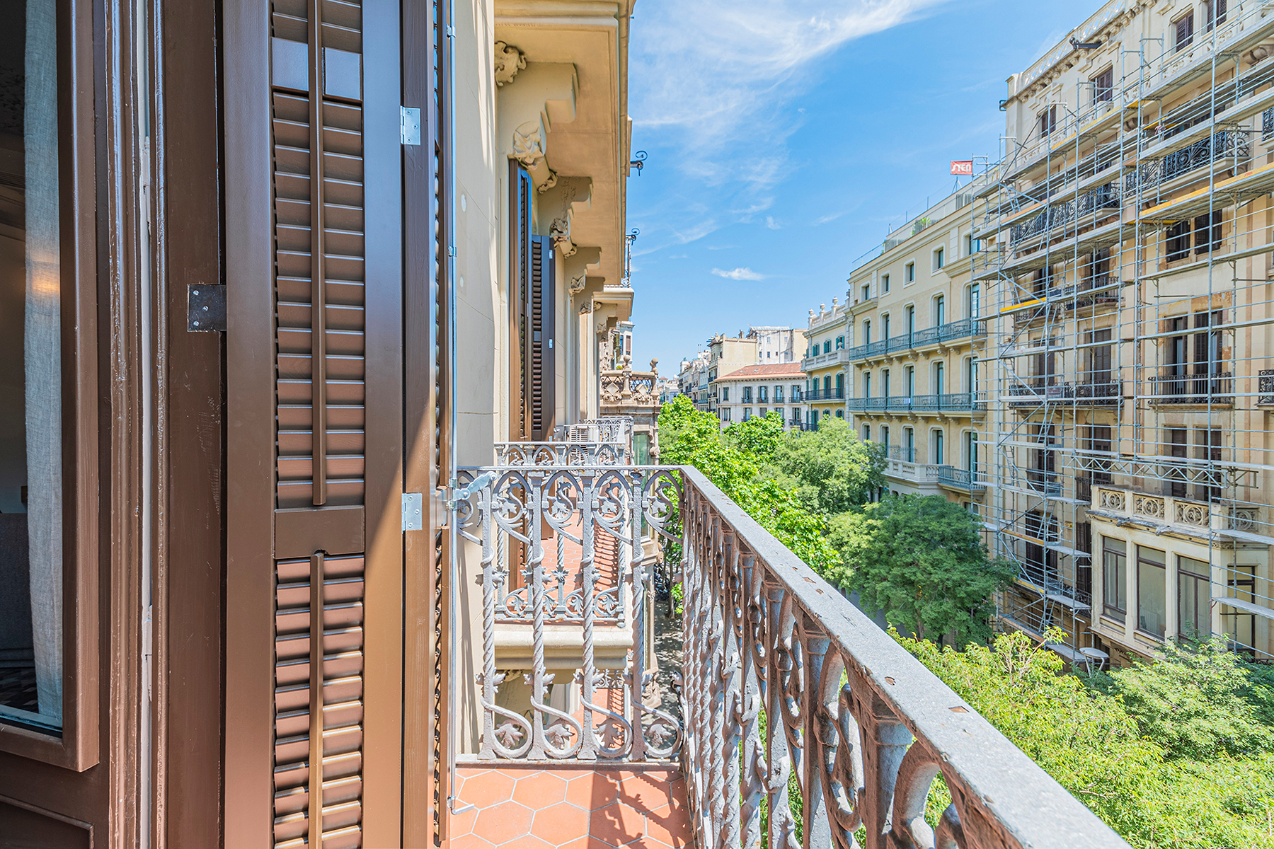  Modernist flat in Eixample with premium finishes in the Quadrat d