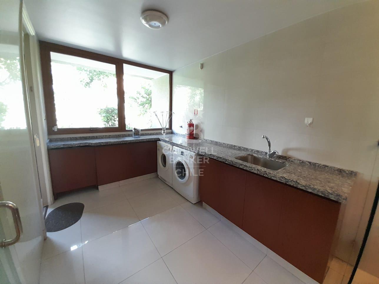 Vitacura, Chile, 3 Bedrooms Bedrooms, ,3 BathroomsBathrooms,Residential,For Sale,1752346