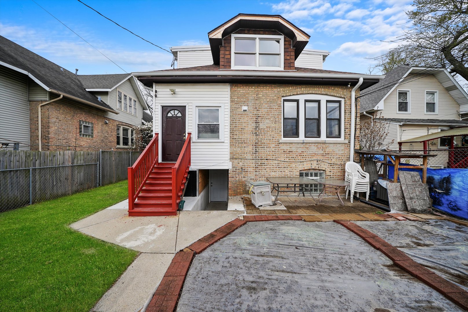 Chicago, Illinois, 60630, United States, 8 Bedrooms Bedrooms, ,3 BathroomsBathrooms,Residential,For Sale,1892523