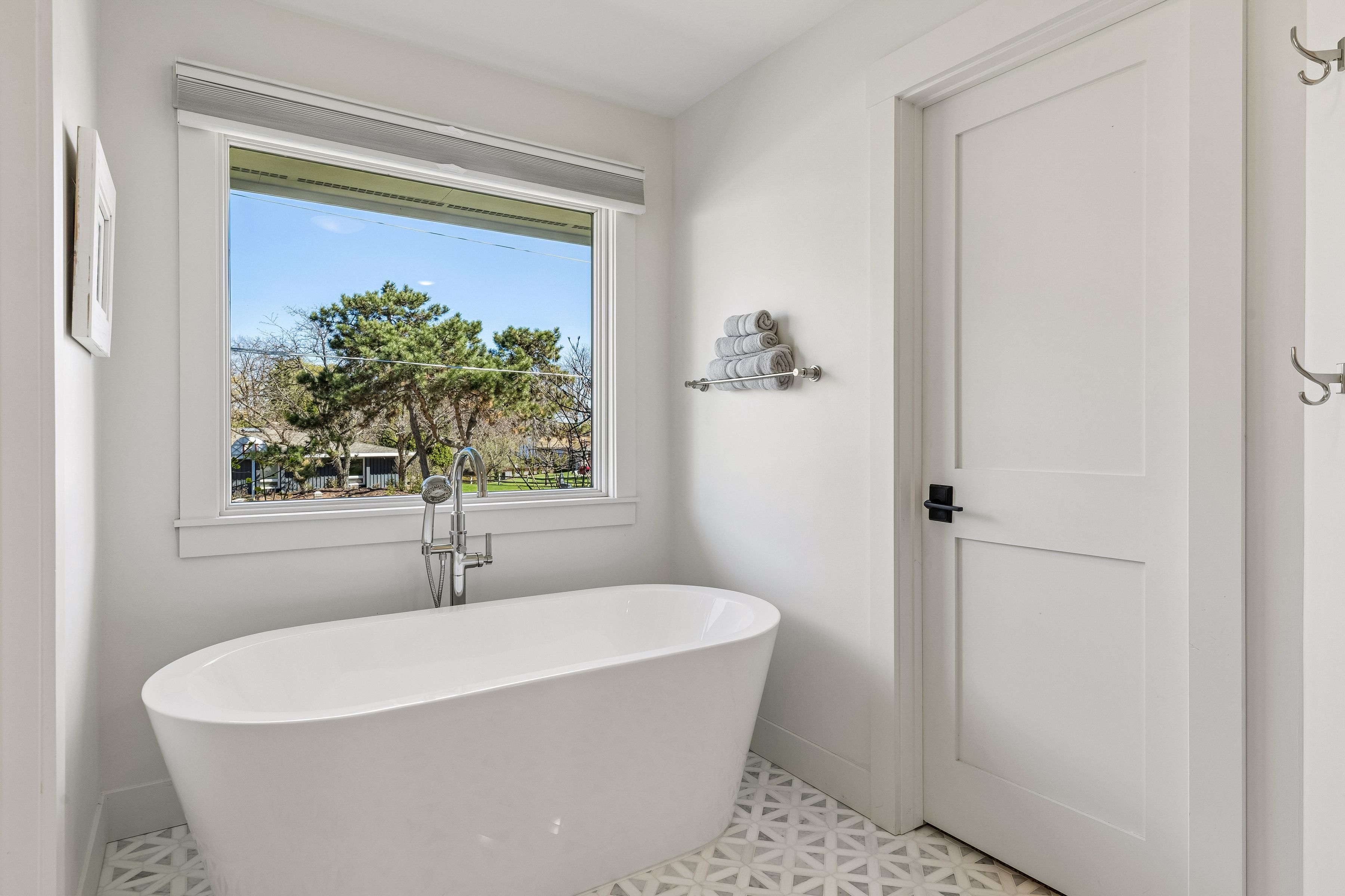  Elegant Fox Hill Rambler with Serene Water Views - 物件實景