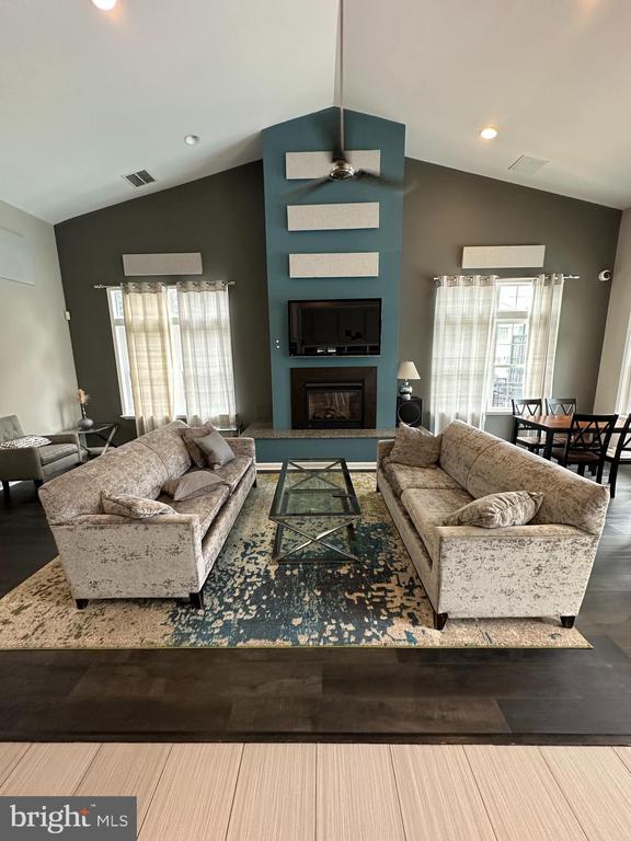 Alexandria, Virginia, 22304, United States, 3 Bedrooms Bedrooms, ,3 BathroomsBathrooms,Residential,For Sale,1980099