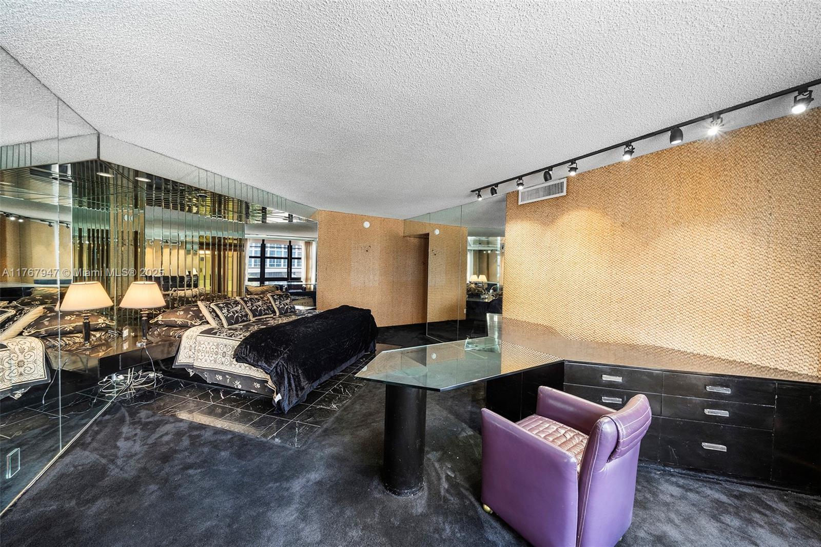 Miami Beach, Florida, 33140, United States, 3 Bedrooms Bedrooms, ,4 BathroomsBathrooms,Residential,For Sale,1745690