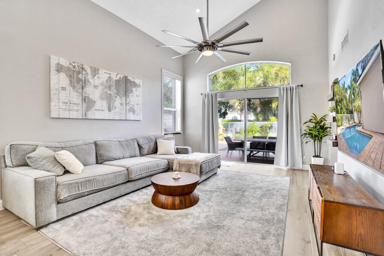Lake Worth, Florida, 33463, United States, 3 Bedrooms Bedrooms, ,3 BathroomsBathrooms,Residential,For Sale,1940163