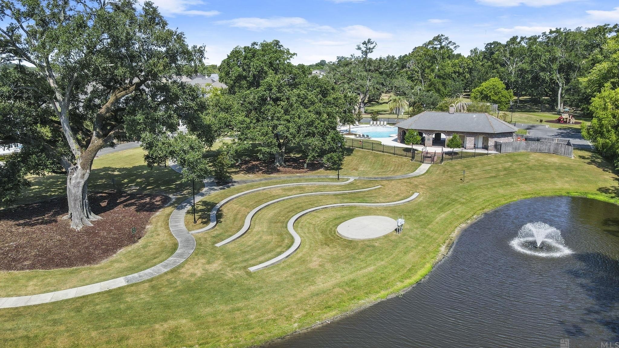 Baton Rouge, Louisiana, 70810, United States, 4 Bedrooms Bedrooms, ,4 BathroomsBathrooms,Residential,For Sale,2005537