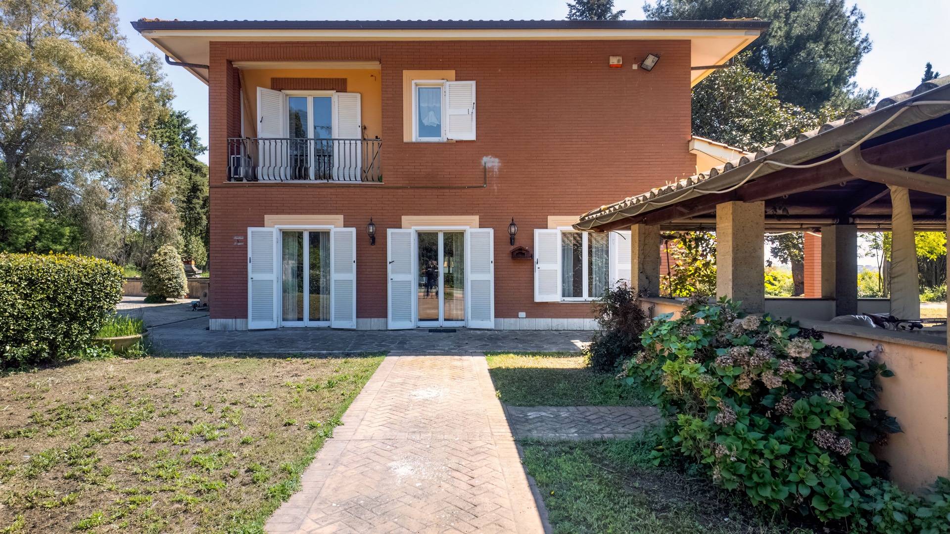 Roma, Roma, 00100, IT, 4 Bedrooms Bedrooms, ,4 BathroomsBathrooms,Residential,For Sale,1932410