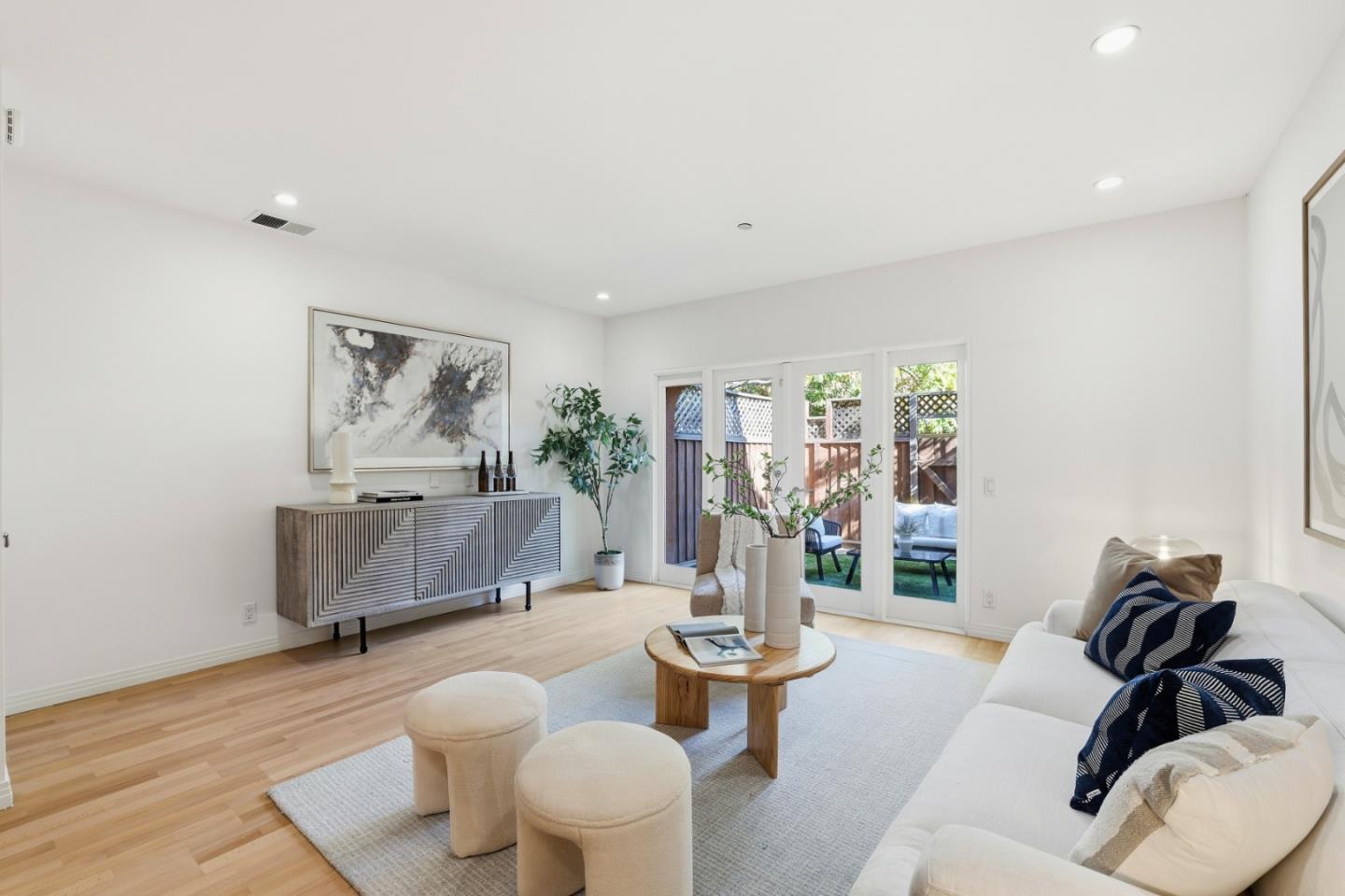 Santa Clara, California, 95050, United States, 2 Bedrooms Bedrooms, ,3 BathroomsBathrooms,Residential,For Sale,1989026