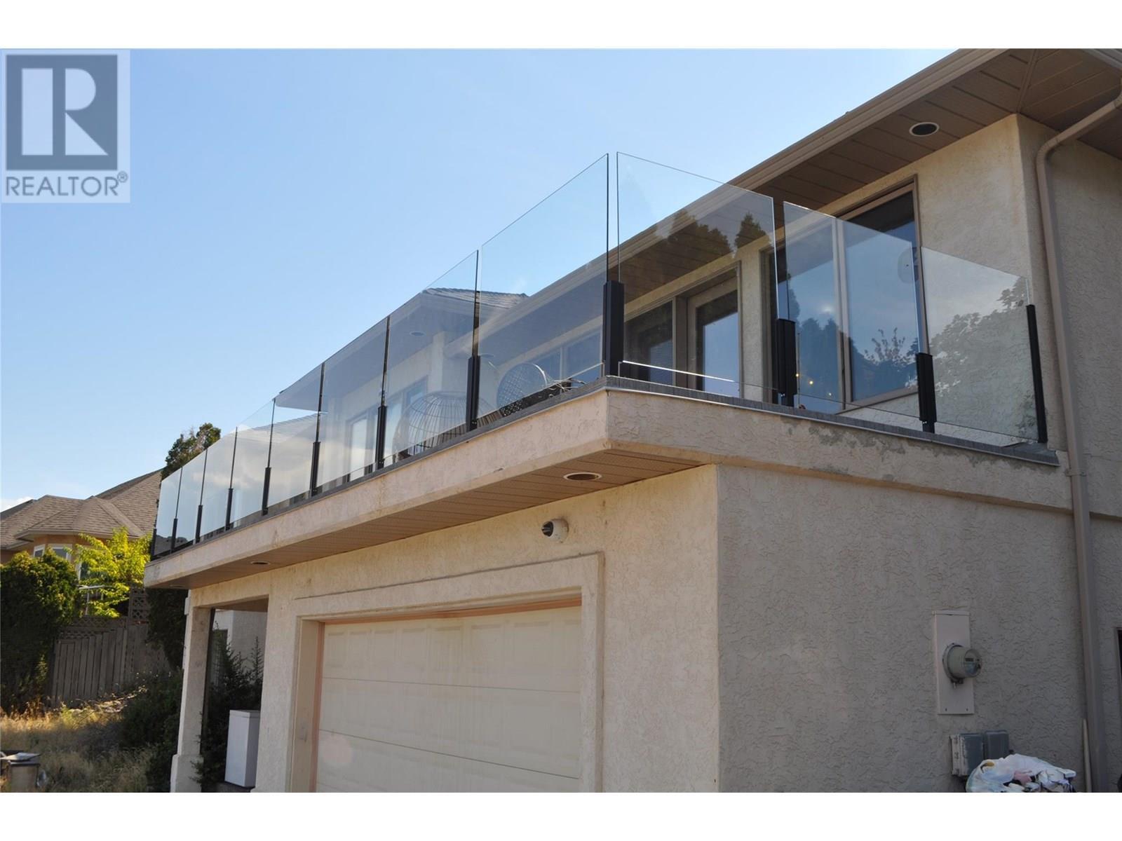 KELOWNA, British Columbia, V1W 4K4, CA, 3 Bedrooms Bedrooms, ,3 BathroomsBathrooms,Residential,For Sale,1906808
