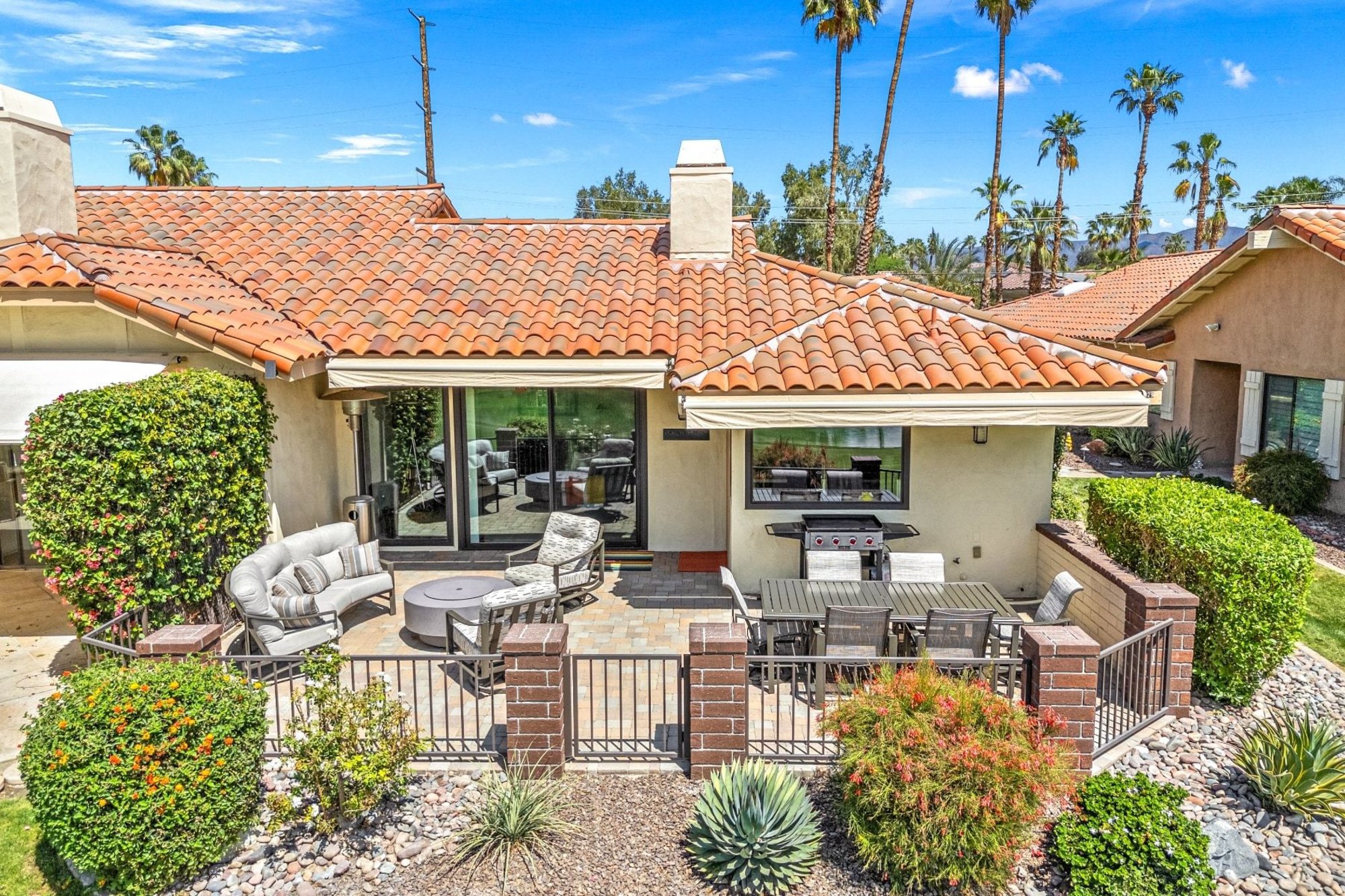  Luxury Remodel with Panoramic Views - 物件實景