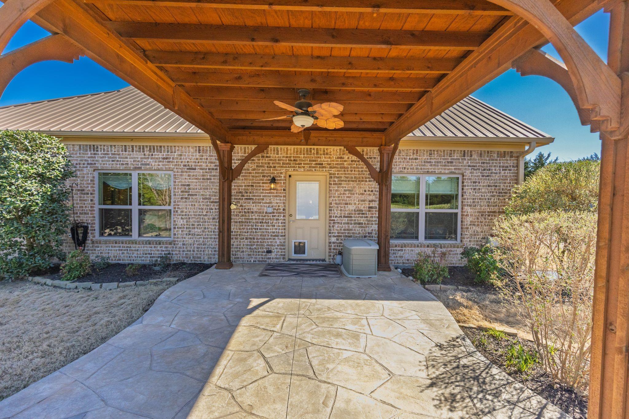 Caddo Mills, Texas, 75135, United States, 4 Bedrooms Bedrooms, ,5 BathroomsBathrooms,Residential,For Sale,1984290