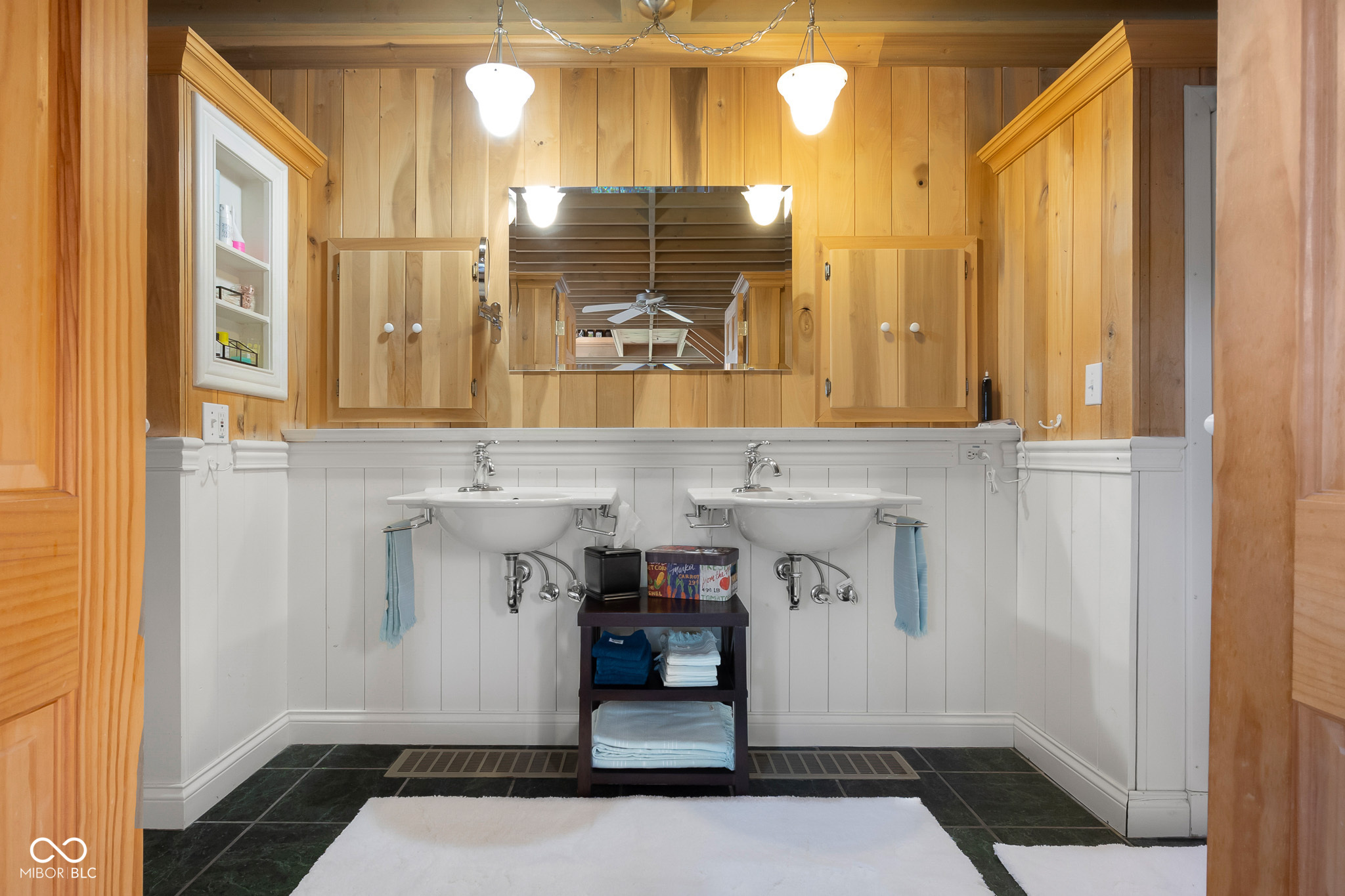 Columbus, Indiana, 47201, United States, 3 Bedrooms Bedrooms, ,3 BathroomsBathrooms,Residential,For Sale,1888305