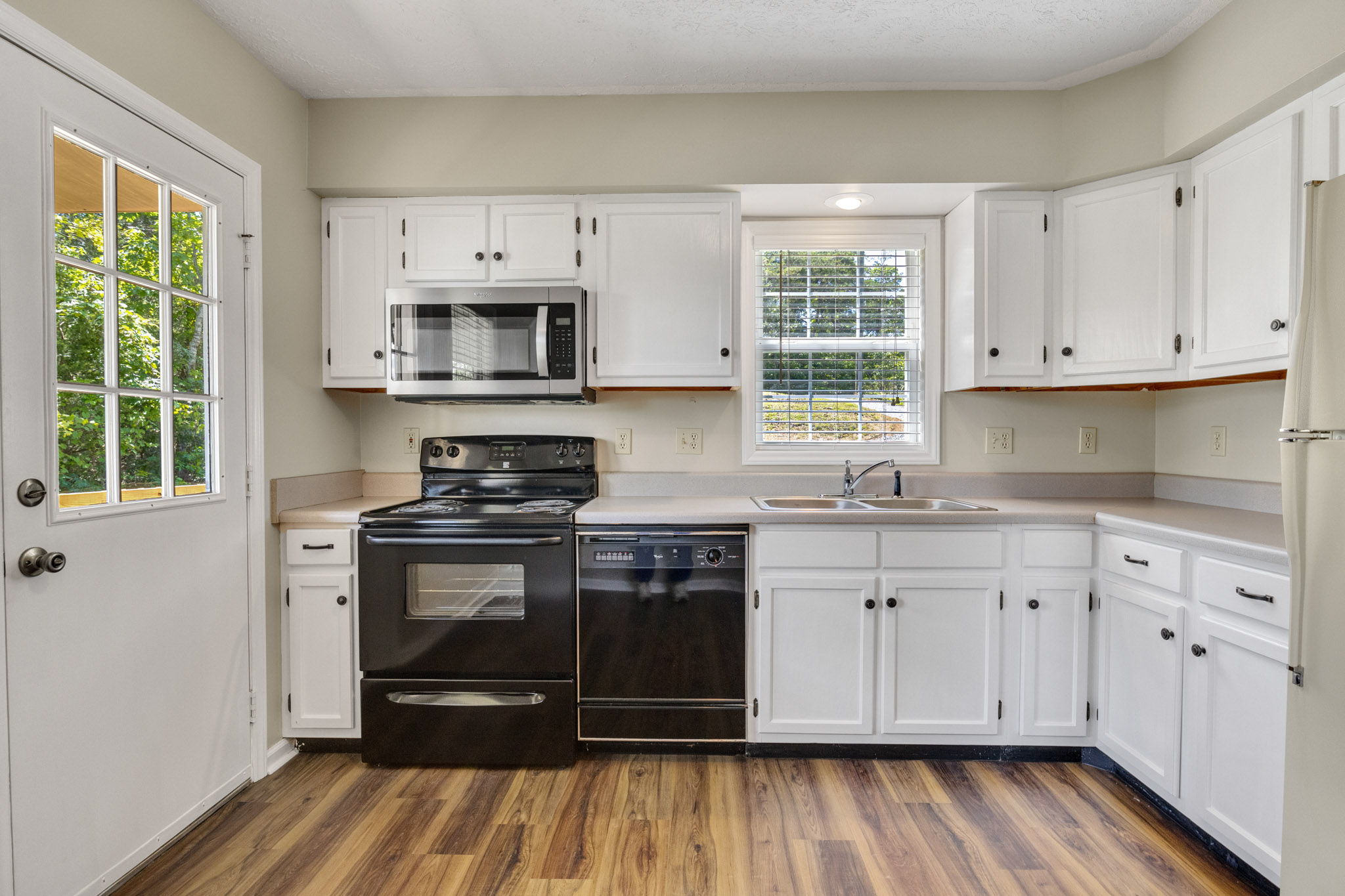 Sevierville, Tennessee, 37876, United States, 3 Bedrooms Bedrooms, ,2 BathroomsBathrooms,Residential,For Sale,1937497