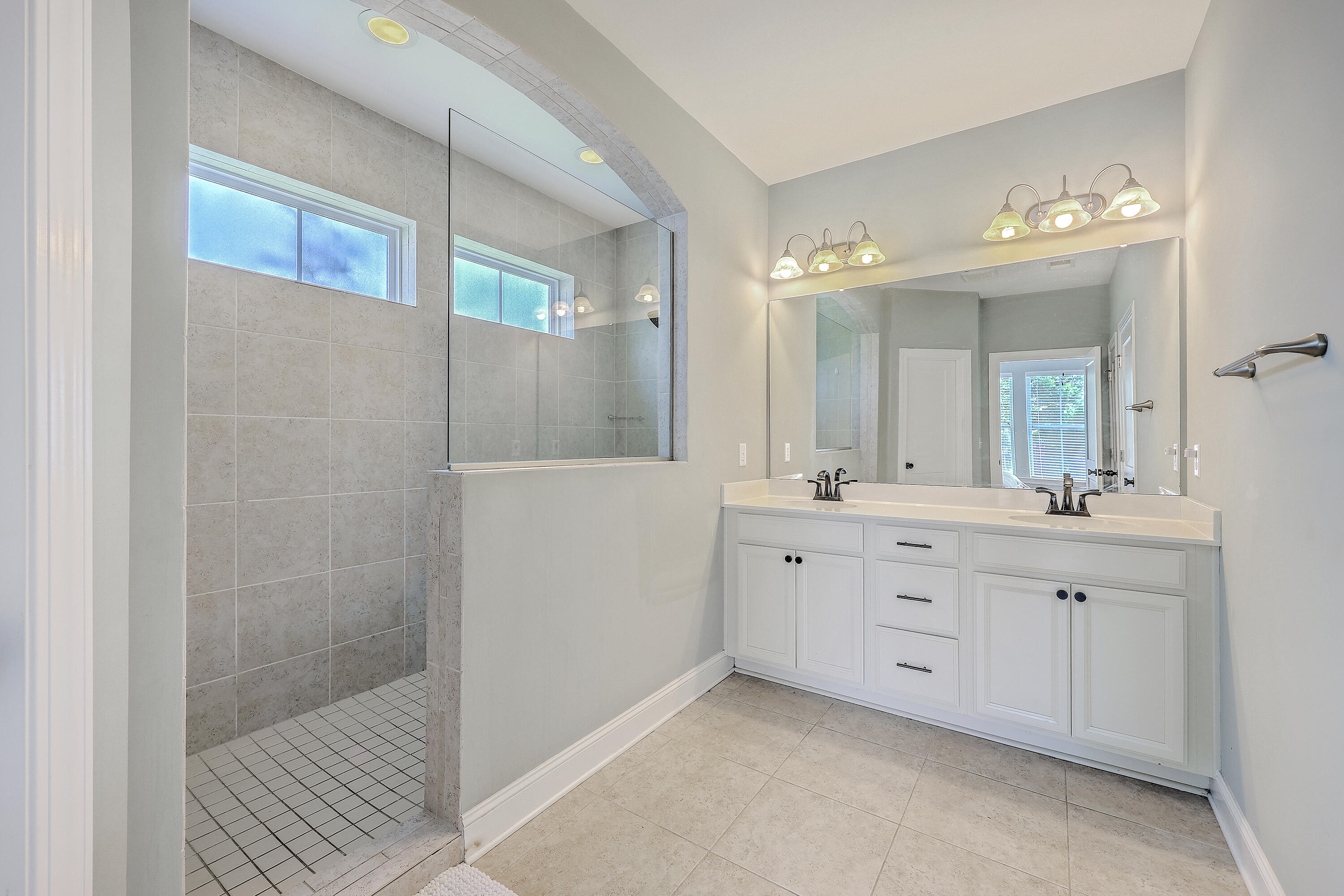 Summerville, South Carolina, 29486, United States, 3 Bedrooms Bedrooms, ,3 BathroomsBathrooms,Residential,For Sale,1889517