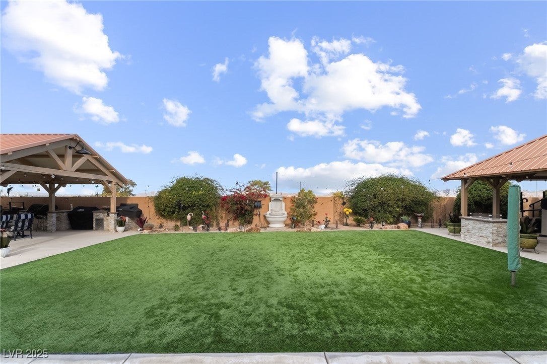 Henderson, Nevada, 89015, United States, 4 Bedrooms Bedrooms, ,3 BathroomsBathrooms,Residential,For Sale,2001549