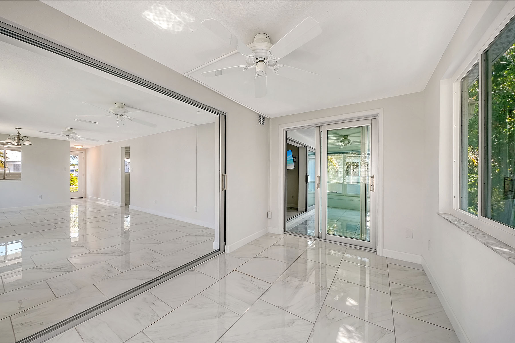  SPANISH MAIN YACHT CLUB CONDO - 物件實景