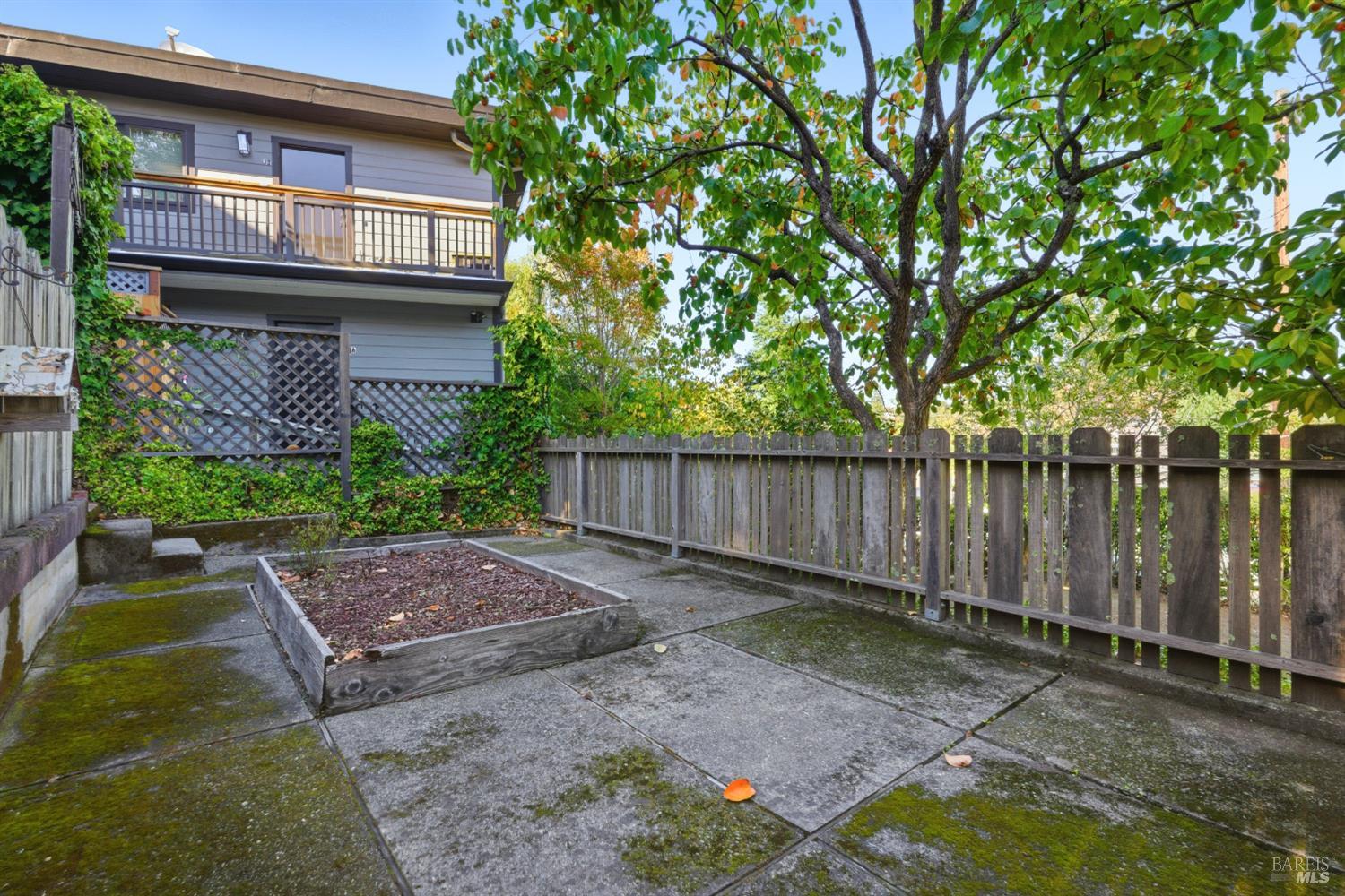 Corte Madera, California, 94925, United States, 6 Bedrooms Bedrooms, ,3 BathroomsBathrooms,Residential,For Sale,1986479