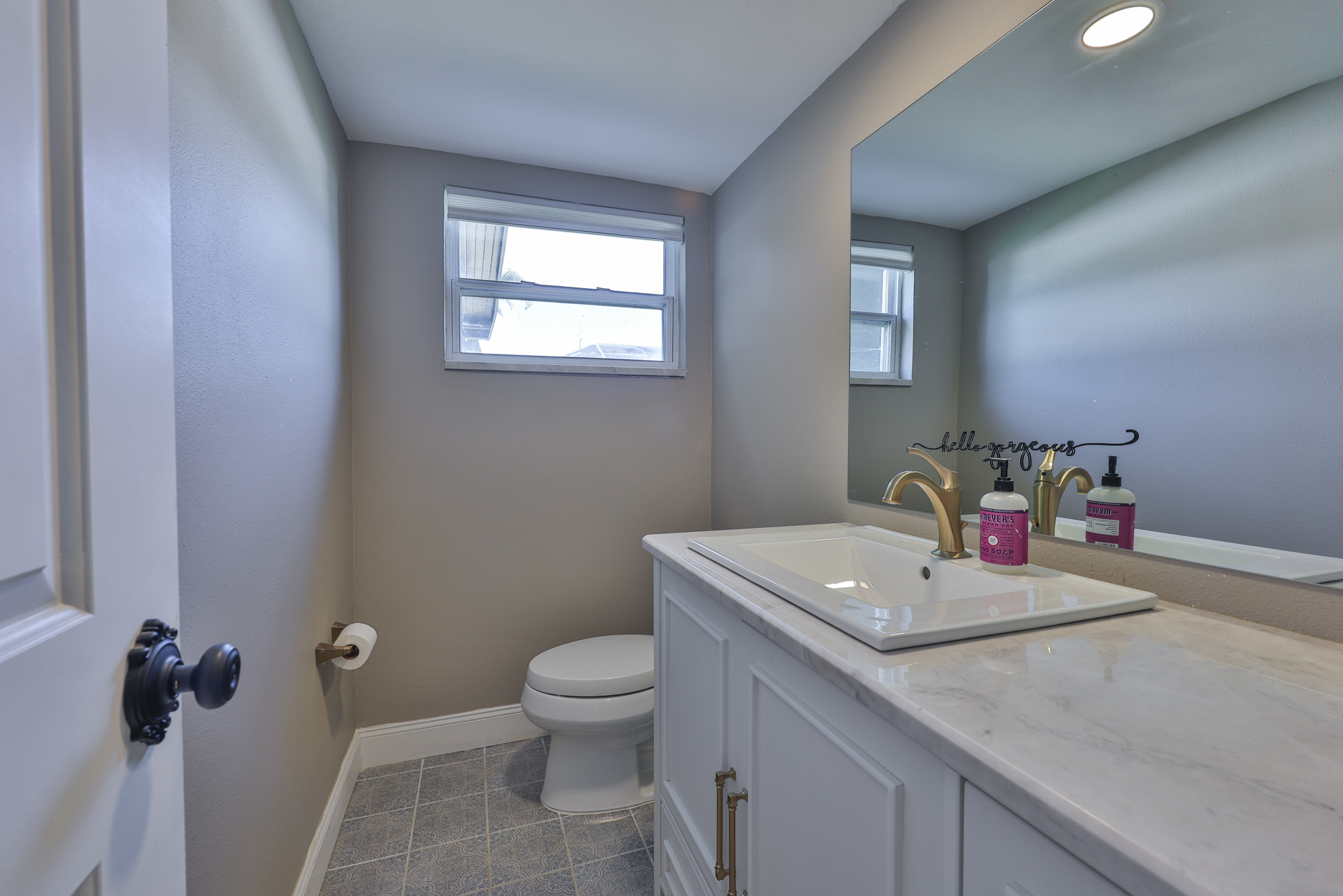 Seminole, Florida, 33772, United States, 3 Bedrooms Bedrooms, ,2 BathroomsBathrooms,Residential,For Sale,1978971