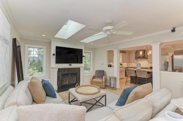 Medinah, Illinois, 60157, United States, 4 Bedrooms Bedrooms, ,4 BathroomsBathrooms,Residential,For Sale,1975518