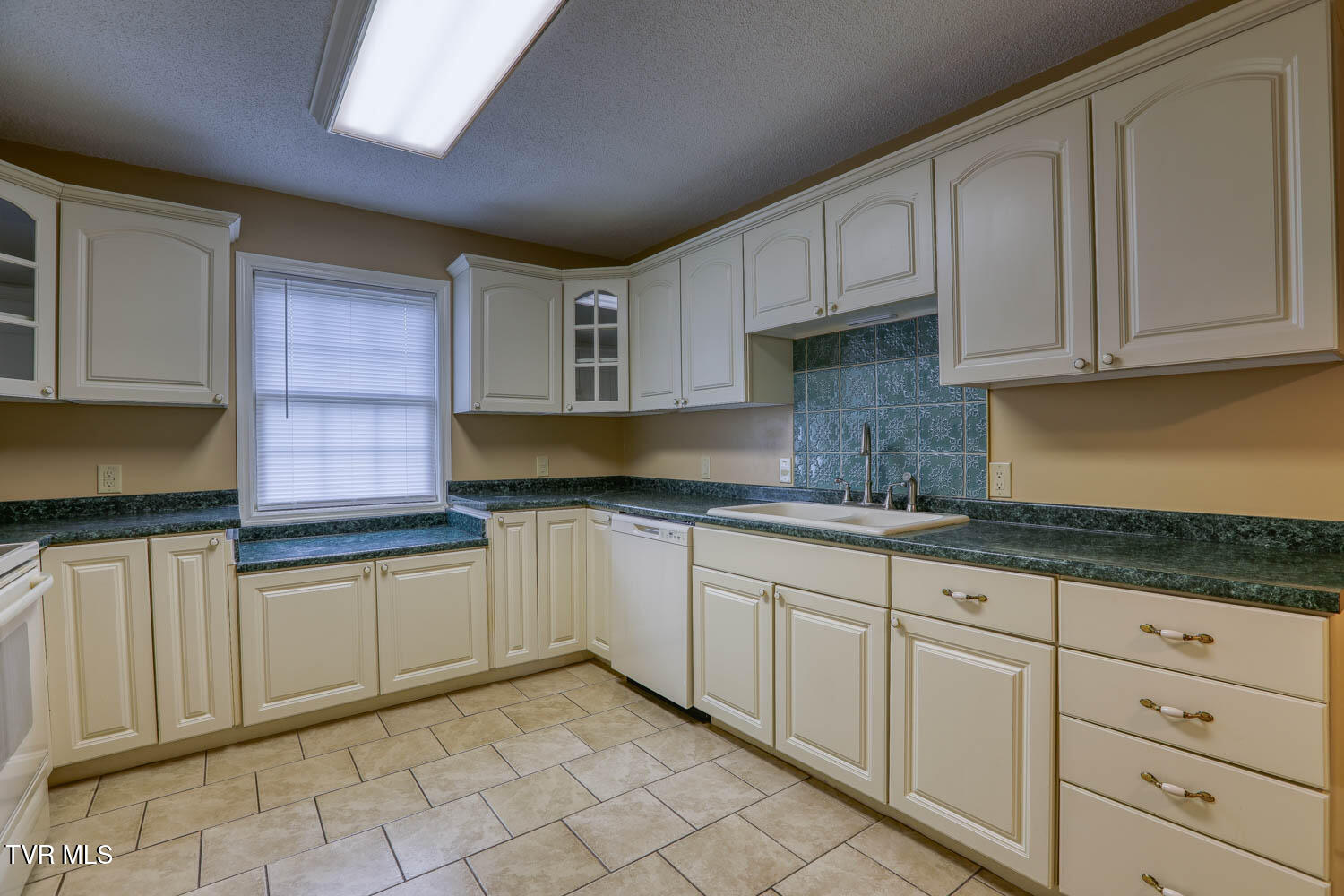 Rogersville, Tennessee, 37857, United States, 4 Bedrooms Bedrooms, ,4 BathroomsBathrooms,Residential,For Sale,1977931