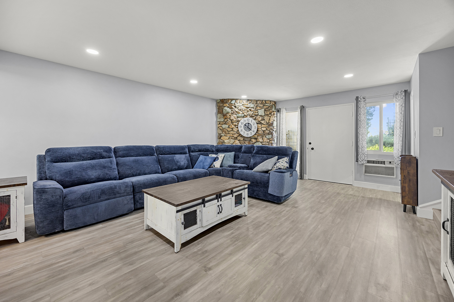 Fullerton, California, 92831, United States, 2 Bedrooms Bedrooms, ,1 BathroomBathrooms,Residential,For Sale,2002519