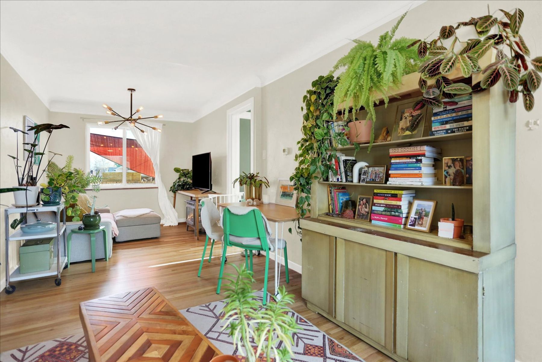  Athmar Park Gem: Newly Remodeled 3-Bed with Basement, Yard & Oversized Garage - 物件實景