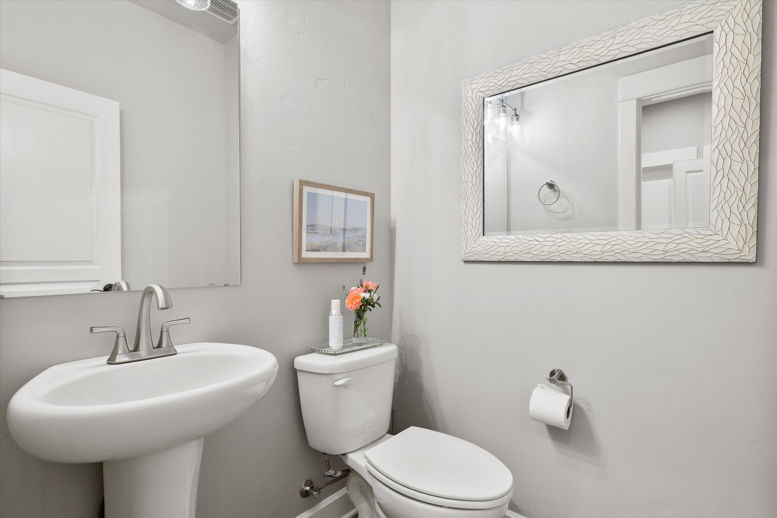 Redmond, Oregon, 97756, United States, 4 Bedrooms Bedrooms, ,3 BathroomsBathrooms,Residential,For Sale,1982797