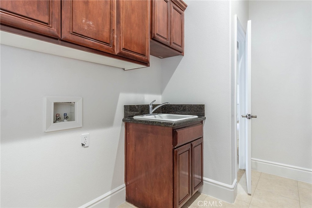 Apple Valley, California, 92307, United States, 5 Bedrooms Bedrooms, ,5 BathroomsBathrooms,Residential,For Sale,2025111