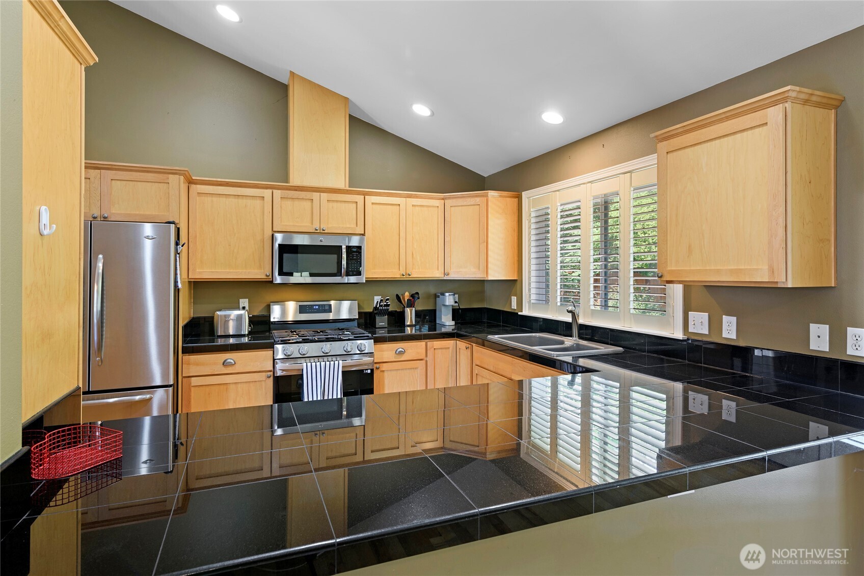 Bremerton, Washington, 98311, United States, 3 Bedrooms Bedrooms, ,1 BathroomBathrooms,Residential,For Sale,1848979