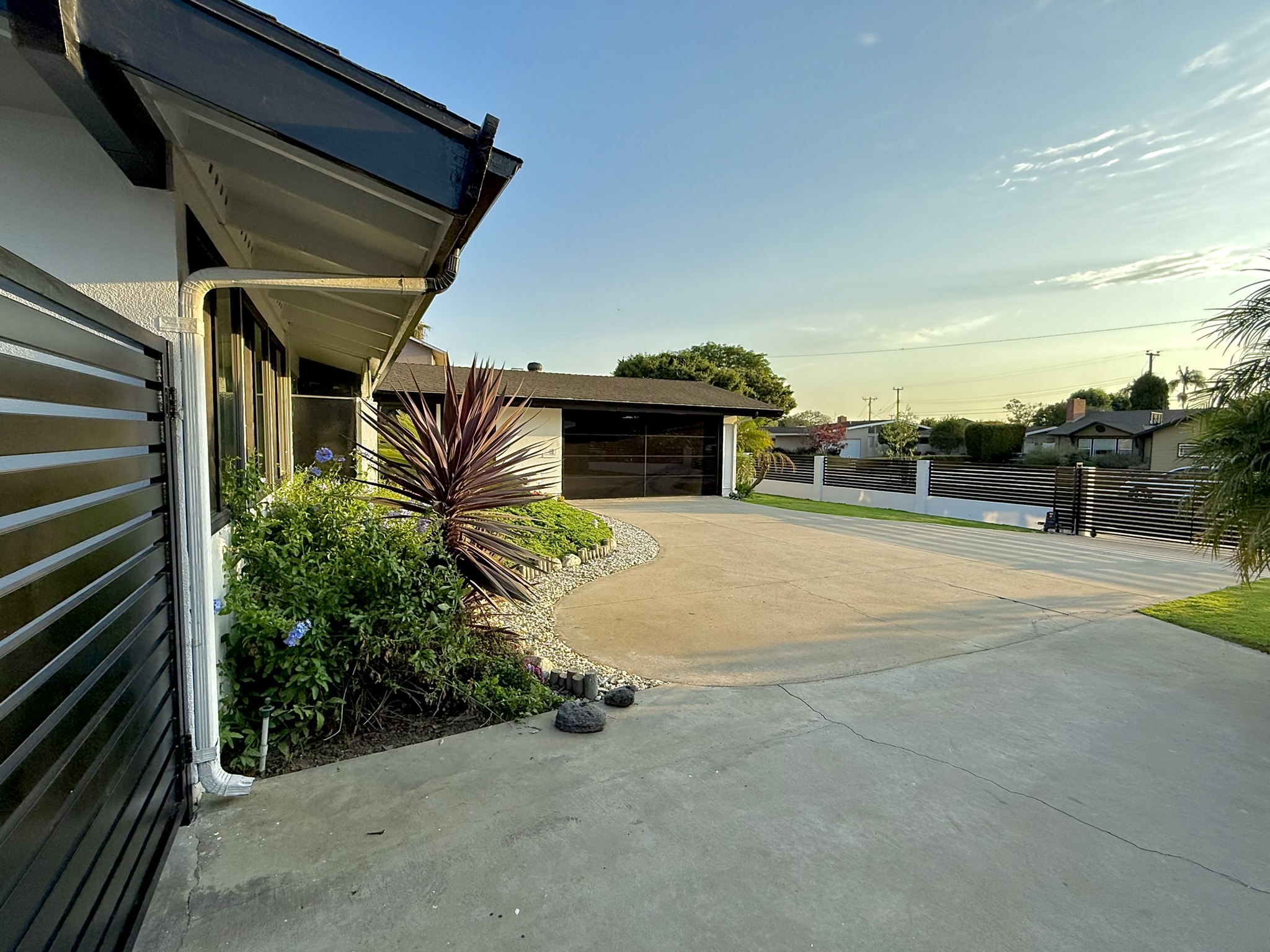 Los Alamitos, California, 90720, United States, 5 Bedrooms Bedrooms, ,4 BathroomsBathrooms,Residential,For Sale,1895084