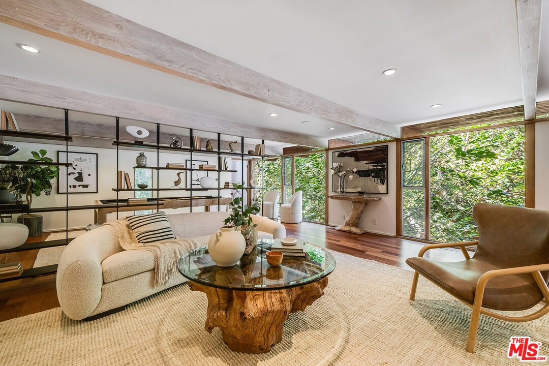 Santa Monica, California, 90402, United States, 7 Bedrooms Bedrooms, ,7 BathroomsBathrooms,Residential,For Sale,1940009