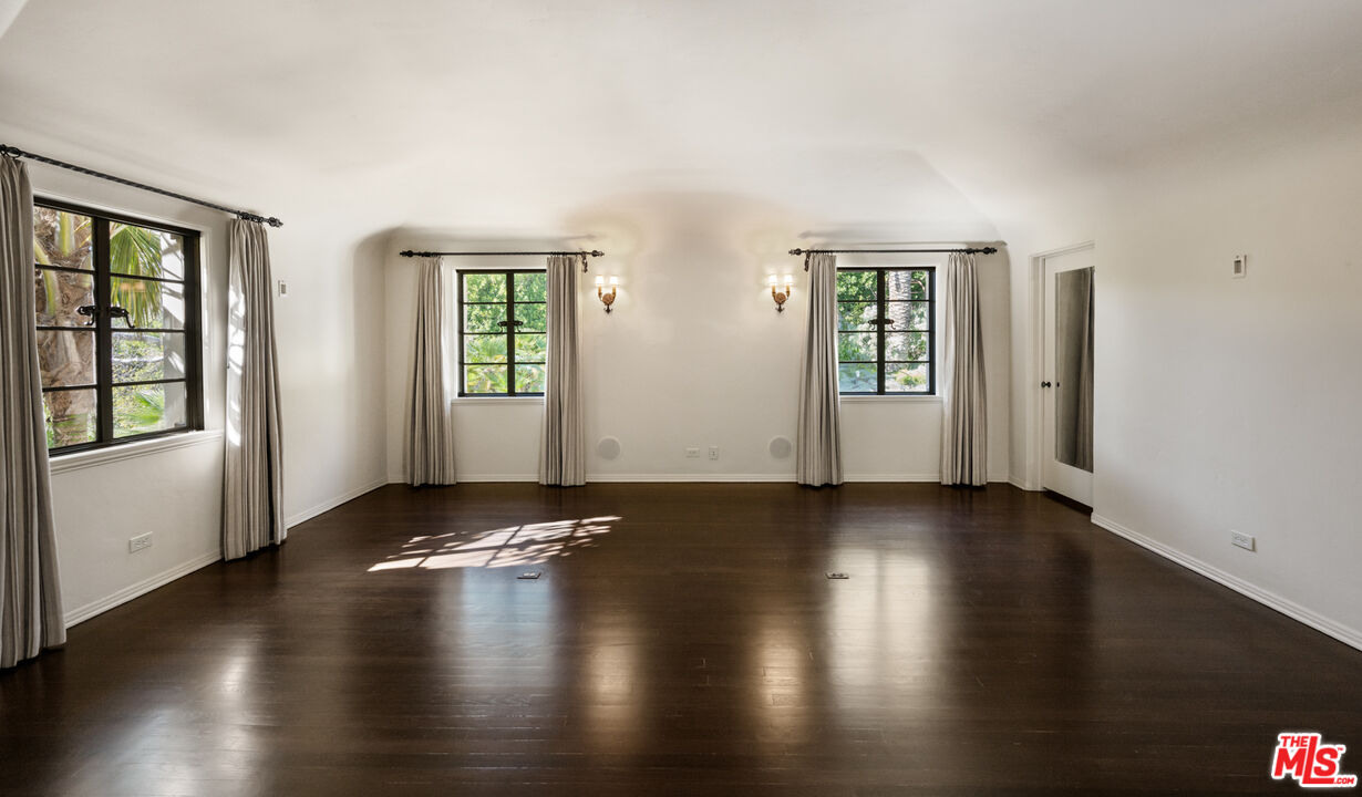 Los Angeles, California, 90027, United States, 6 Bedrooms Bedrooms, ,11 BathroomsBathrooms,Residential,For Sale,1695736