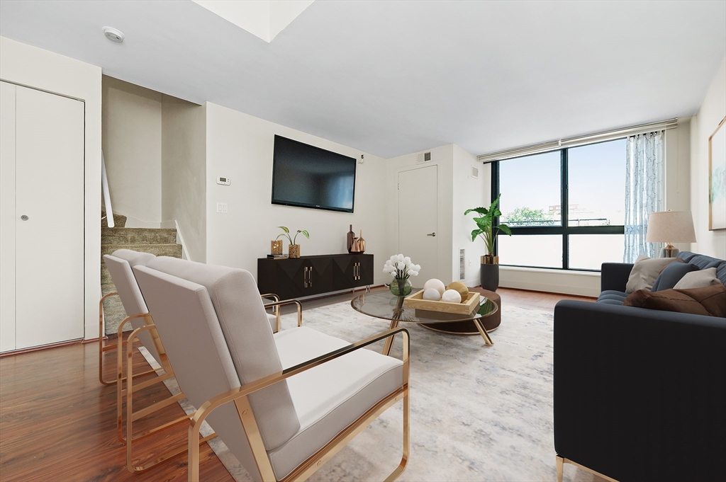 Boston, Massachusetts, 02129, United States, 1 Bedroom Bedrooms, ,2 BathroomsBathrooms,Residential,For Sale,1911386