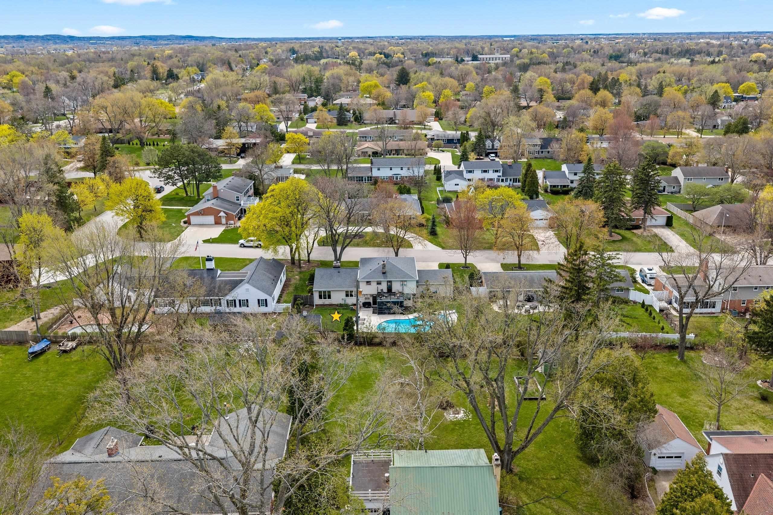 GREEN BAY, Wisconsin, 54301, United States, 4 Bedrooms Bedrooms, ,3 BathroomsBathrooms,Residential,For Sale,2048088
