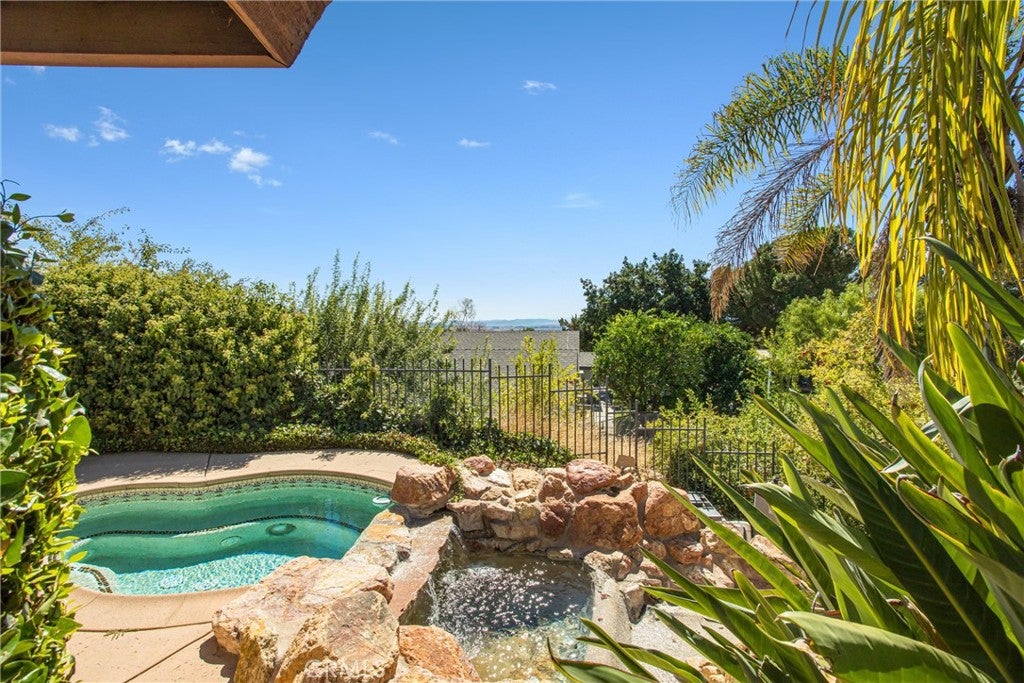 Cherry Valley, California, 92223, United States, 6 Bedrooms Bedrooms, ,3 BathroomsBathrooms,Residential,For Sale,1973904