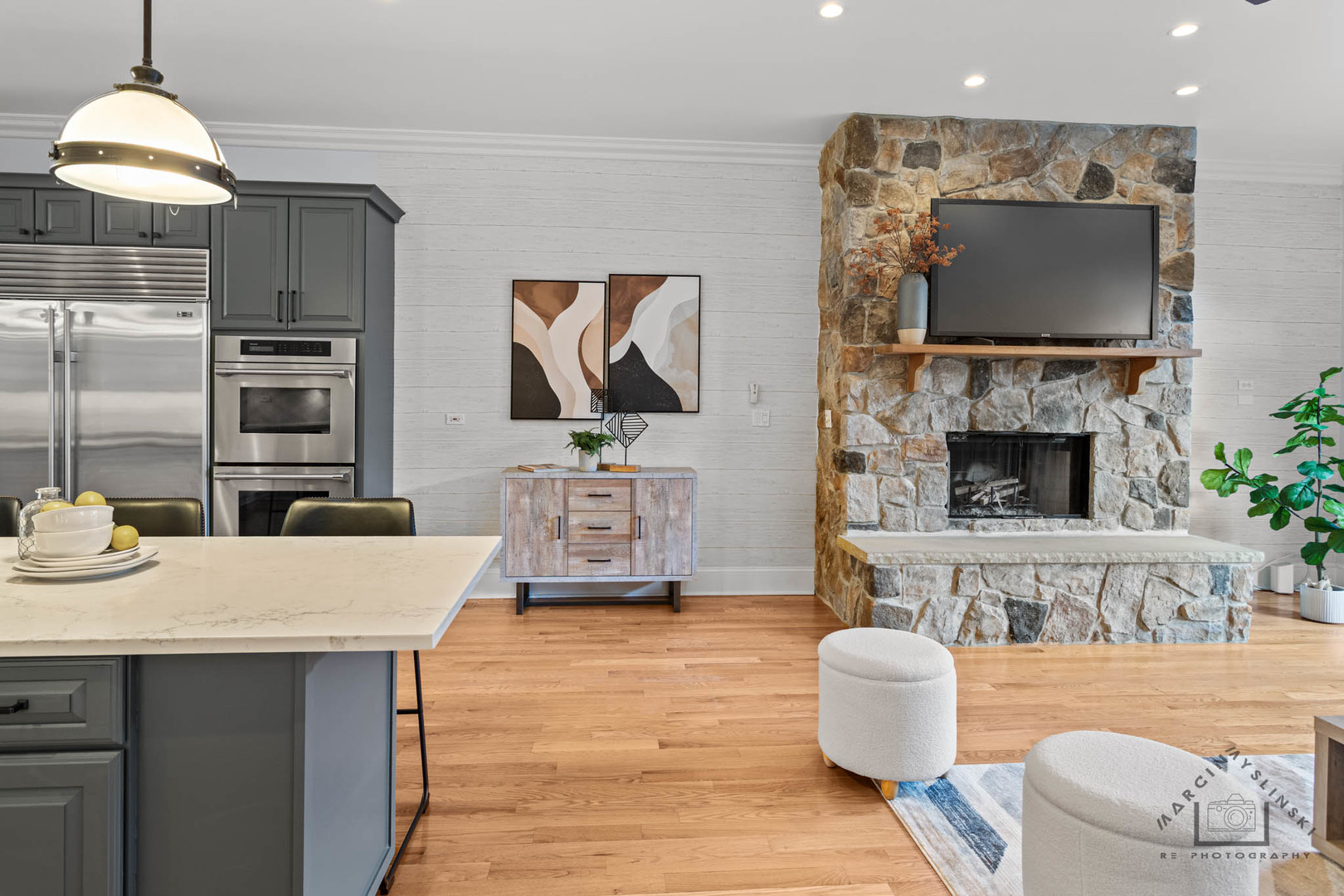 Chicago, Illinois, 60657, United States, 5 Bedrooms Bedrooms, ,4 BathroomsBathrooms,Residential,For Sale,1974505