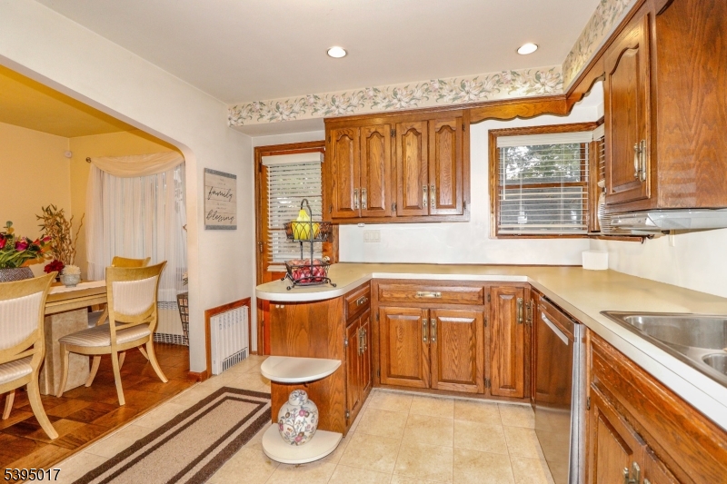 Rahway City, New Jersey, 07065, United States, 4 Bedrooms Bedrooms, ,2 BathroomsBathrooms,Residential,For Sale,1986510