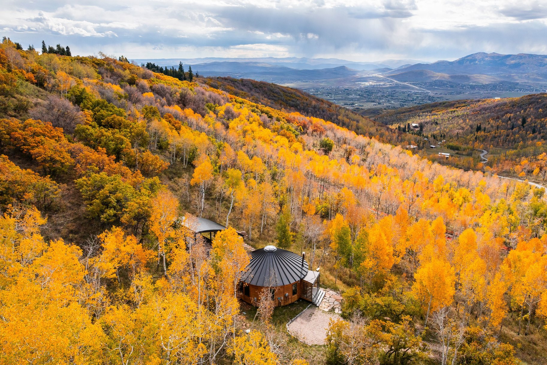  One of a Kind Mountain Retreat on Nearly 12 Acres with Panoramic Ski Resort View - 物件實景