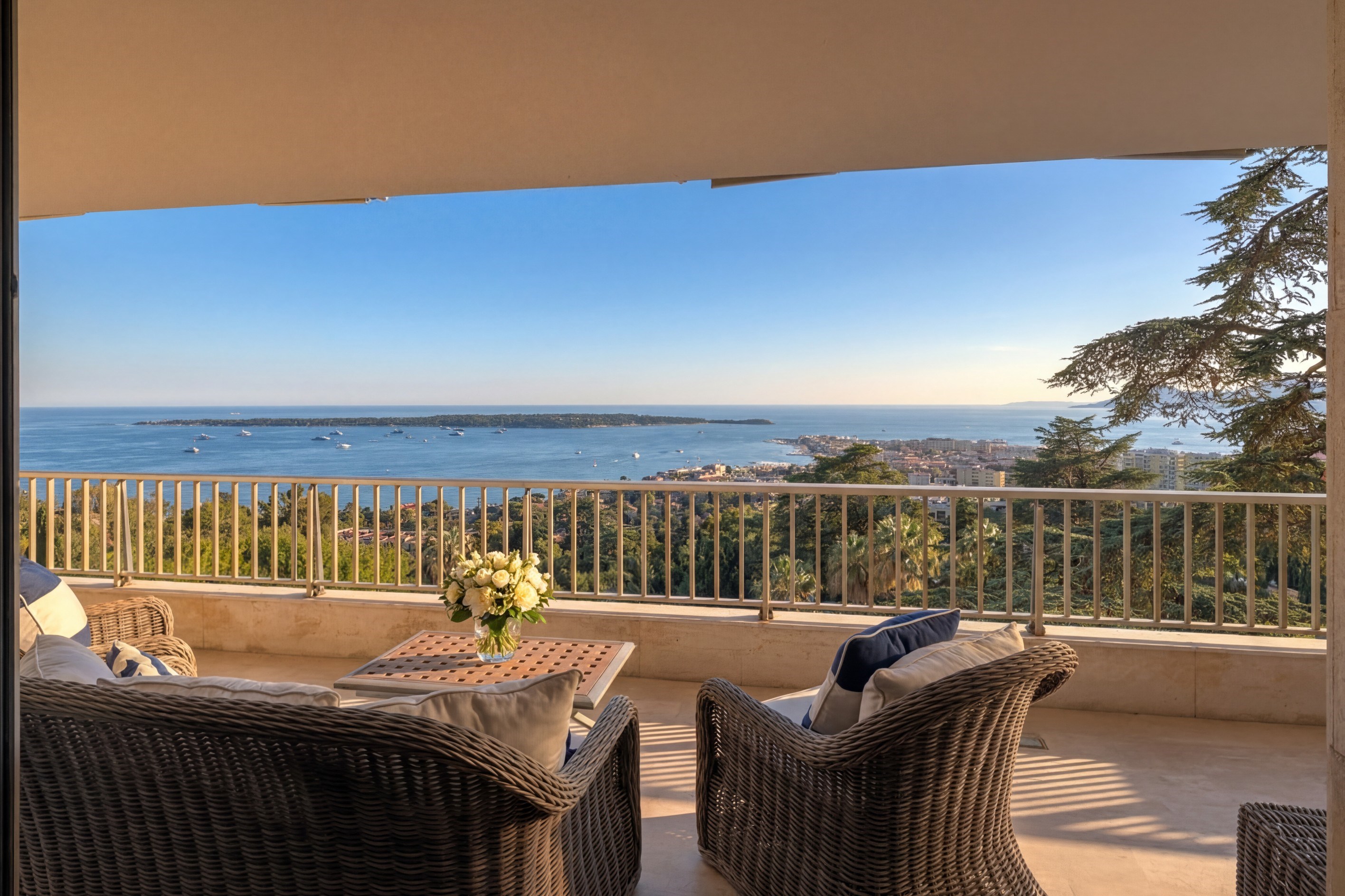  Cannes Californie luxury apartment with panoramic sea views terrace and private… - 物件實景