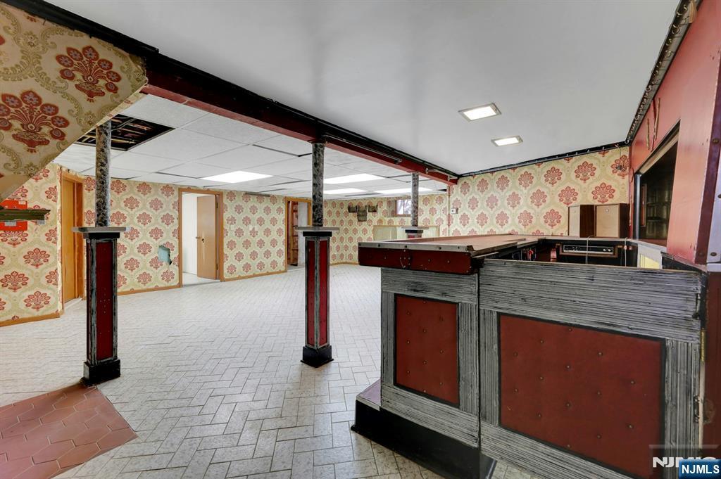 Leonia, New Jersey, 07605, United States, 5 Bedrooms Bedrooms, ,4 BathroomsBathrooms,Residential,For Sale,1934270