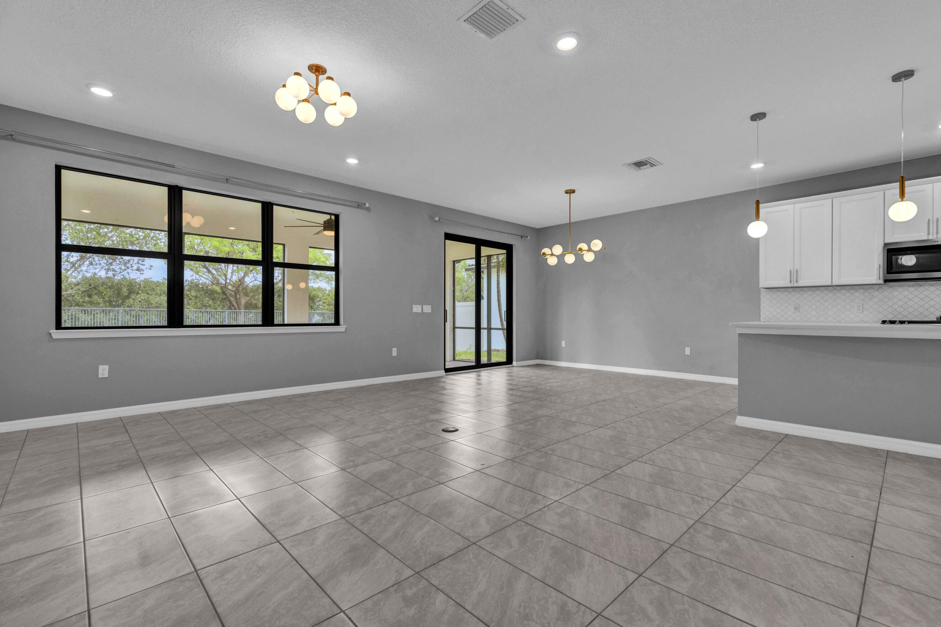 Lake Worth, Florida, 33467, United States, 5 Bedrooms Bedrooms, ,3 BathroomsBathrooms,Residential,For Sale,2048468